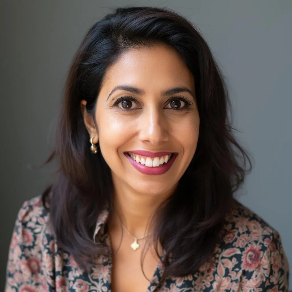 Portrait of Sarah Lee, Communication Coach
